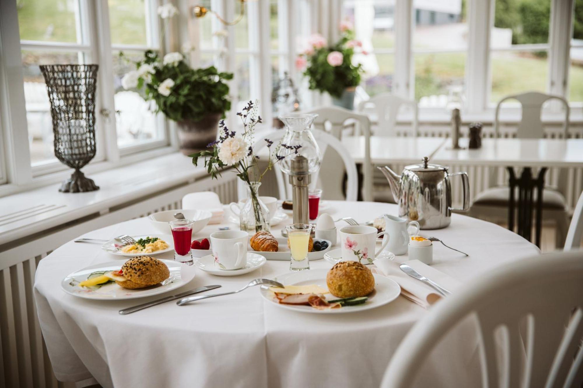 Hotel Rusthallargarden Arild Esterno foto